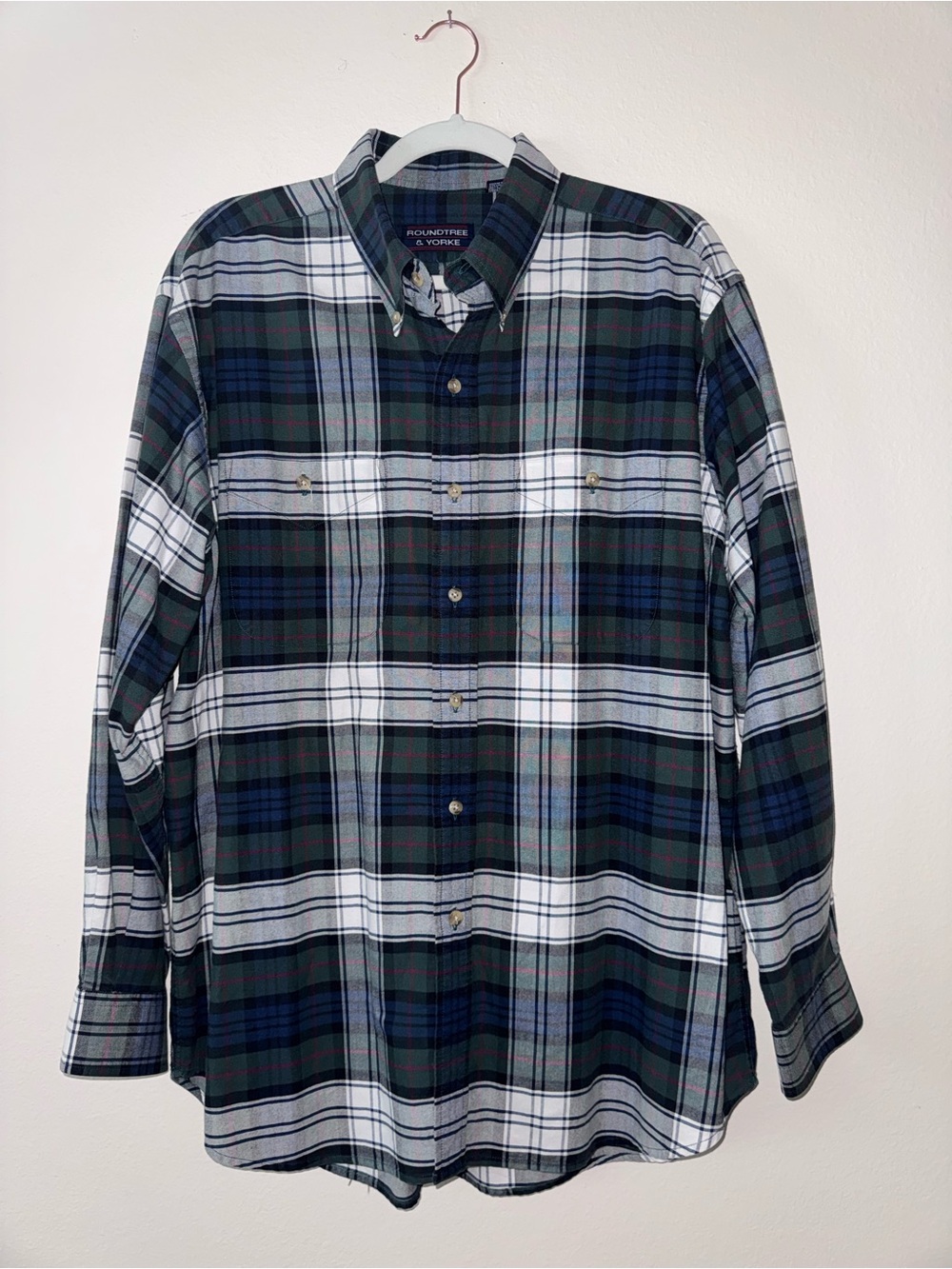 Roundtree & Yorke Men’s Navy and Green Plaid Button-Down Shirt
